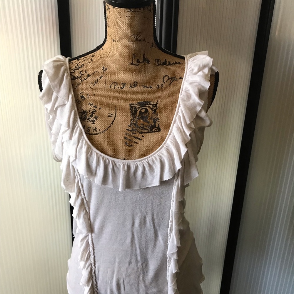 Free People boho top. Creamed colored w/ ruffles. #20